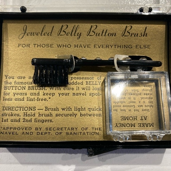 Jeweled Belly Button Brush with Lint Box - Picture 2 of 5